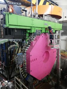 The GravNet team will be employing this magnet at the Italian Laboratori Nazionali di Frascati to search for gravitational waves. (photo/©: INFN)