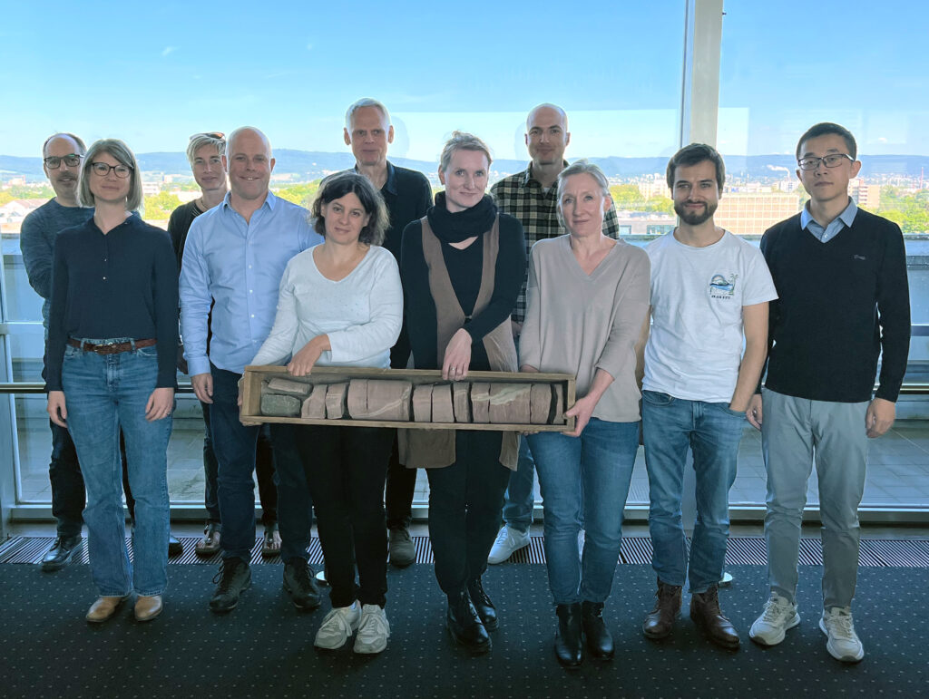 Kick-off meeting of the TRIGGER project on the Gutenberg campus: (fltr) Dr. Hagen Deckert (igem), Professor Miriam Christina Reiss (JGU), Professor Virginia Toy (JGU), Professor Boris Kaus (JGU), Dr. Eva Wellmann (MaP), Professor Jörg Renner (RUB), Manuela Richter (Project Management Jülich), Dr. Stephen Michalchuk (JGU), Dr. Joyce Schmatz (MaP), Dr. Hugo Dominguez Carranza (JGU), and Dr. Min Zhang (RUB) (photo/©: Valentin Koßmann / TRIGGER)