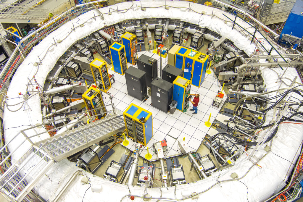 The Muon g-2 storage ring with a diameter of 14 meters at the Fermi National Accelerator Laboratory (photo/©: Ryan Postel / Fermilab)