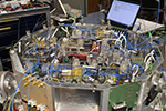 The photo shows the miniaturized laser system, developed with major contributions from researchers at Johannes Gutenberg University Mainz (photo/©: Sören Boles) The photo shows the miniaturized laser system, developed with major contributions from researchers at Johannes Gutenberg University Mainz (photo/©: Sören Boles)